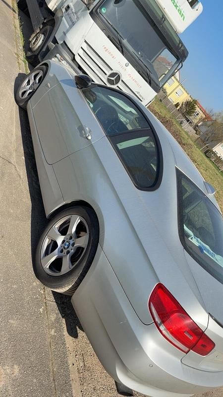 Gebraucht BMW 320 150 PS (110 kW) 2007 Silber Coupé