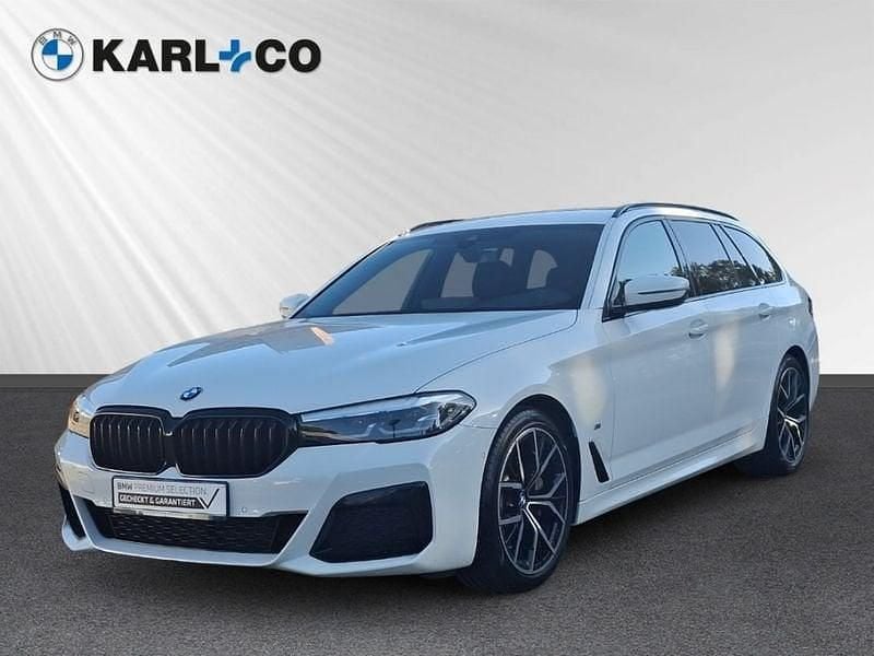Weiss Gebraucht 2021 BMW 530 M Sport Kombi | 36.478 € (Guter Preis) - Bild 1/4