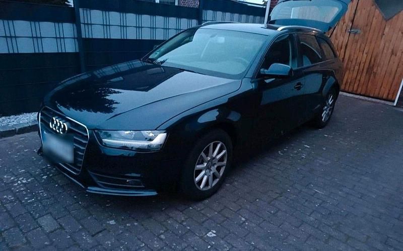 Second-hand Audi A4 Attraction 143 CP (105 kW) 2012 Albastru Break