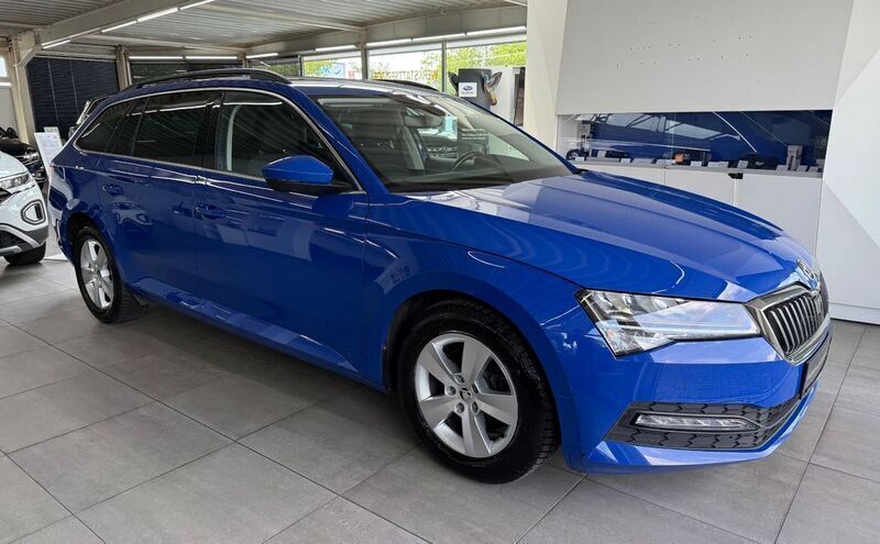 Energyblau Gebraucht 2021 Skoda Superb Ambition Kombi | 20.390 € (Guter Preis) - Bild 1/4