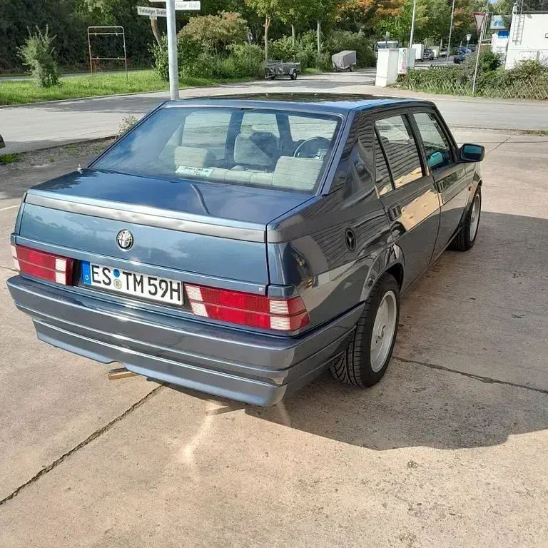 Gebraucht Alfa Romeo 75 110 PS (80 kW) 1989 Grau Limousine
