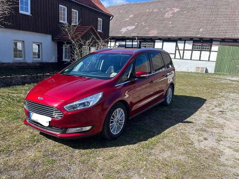Gebraucht Ford Galaxy Titanium 179 PS (131 kW) 2018 Rot Van / Kleinbus