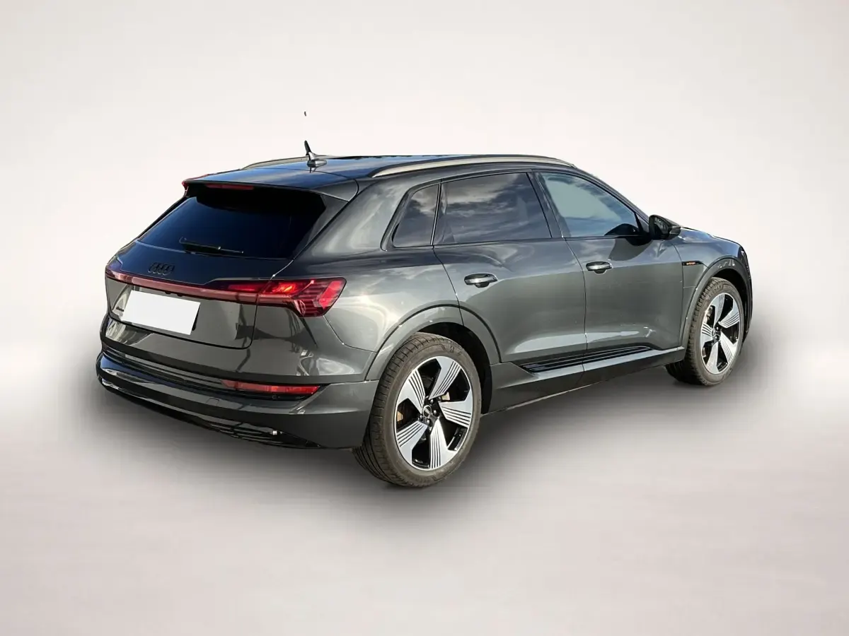 Gebraucht Audi e-tron Advanced Plus 300 kW (408 PS) 2022 Grau SUV