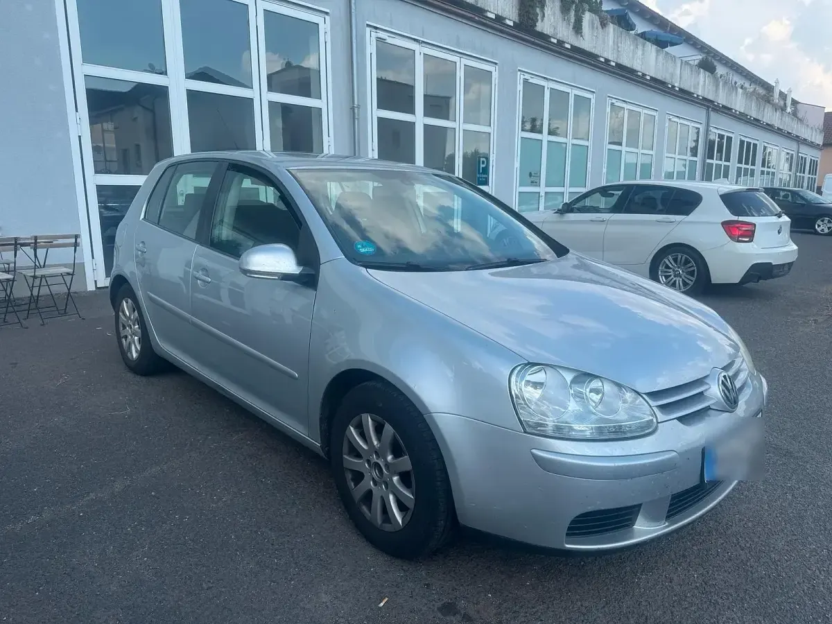 Gebraucht VW Golf V 102 PS (75 kW) 2006 Silber Kleinwagen