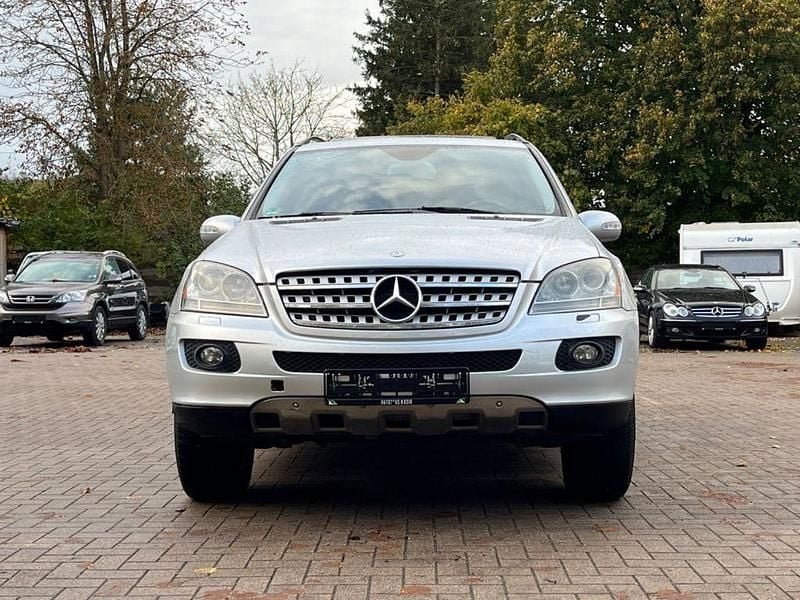 Gebraucht Mercedes ML320 224 PS (164 kW) 2007 Silber SUV