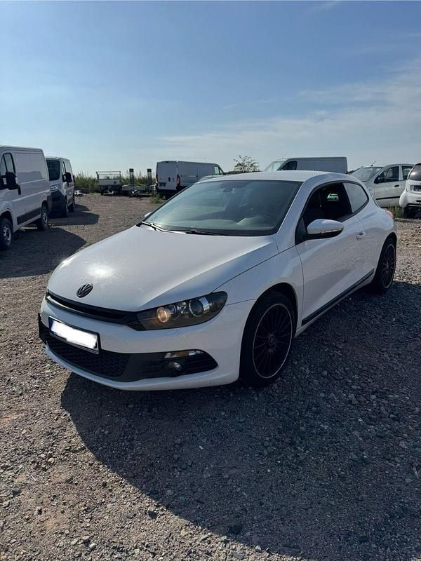 Weiß Gebraucht 2012 VW Scirocco Exclusive Coupé | 4.500 € - Bild 1/4