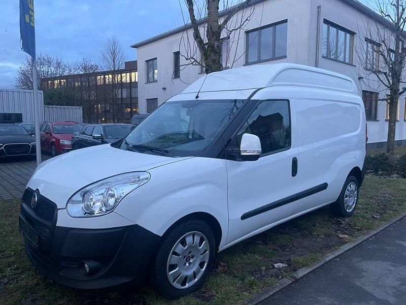 Weiß Gebraucht 2014 Fiat Doblò Van / Kleinbus | 6.999 € (Teuer) - Bild 1/4