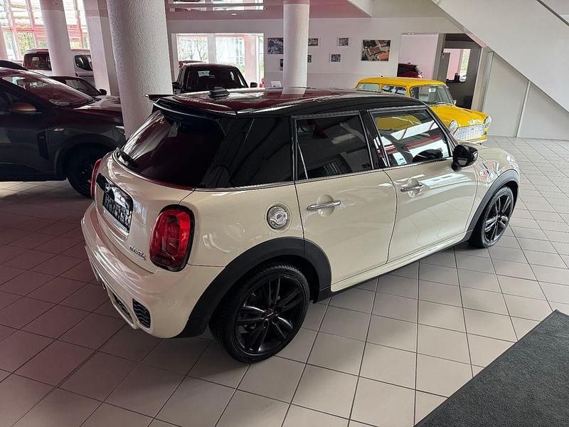 Gebraucht Mini Cooper S 178 PS (130 kW) 2021 Pepper (old english) white Kleinwagen