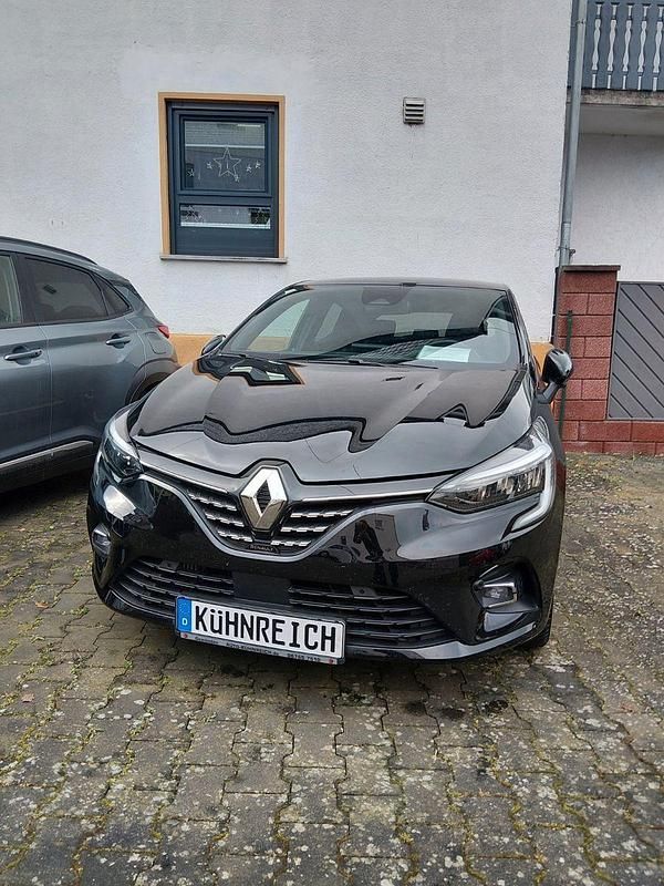 Schwarz (metallic) Gebraucht 2022 Renault Clio V Techno Kleinwagen | 16.390 € (Etwas zu teuer) - Bild 1/4