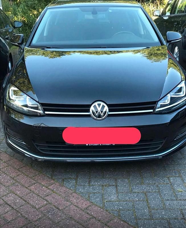 Schwarz Gebraucht 2015 VW Golf VII Highline Limousine | 13.500 € (Teuer) - Bild 1/4
