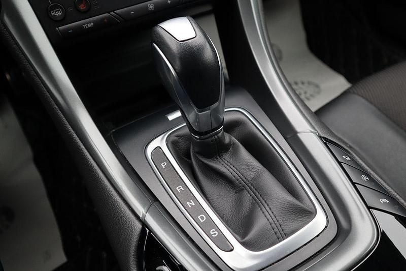 Gebraucht Ford Mondeo Titanium 179 PS (131 kW) 2016 Schwarz Limousine