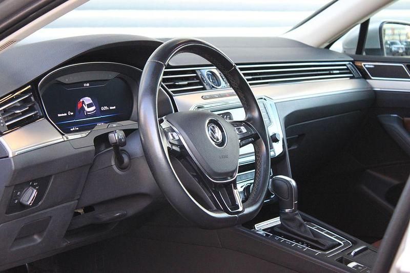 Gebraucht VW Passat Highline 239 PS (175 kW) 2016 Silber Limousine