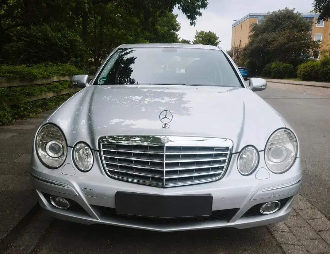 Gebraucht Mercedes E320 224 PS (164 kW) 2008 Silber Limousine