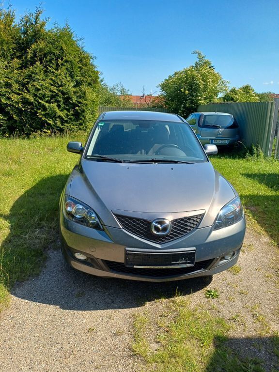 Grau Gebraucht 2007 Mazda 3 Limousine | 2.800 € (Fairer Preis) - Bild 1/4