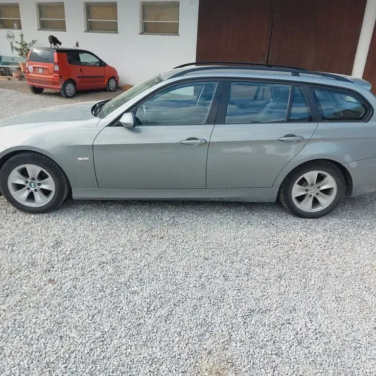Second-hand BMW 320 170 CP (125 kW) 2007 Albastru Break