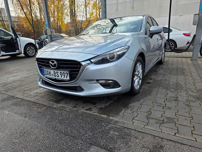 Blau Gebraucht 2017 Mazda 3 Nakama Limousine | 10.000 € (Fairer Preis) - Bild 1/4
