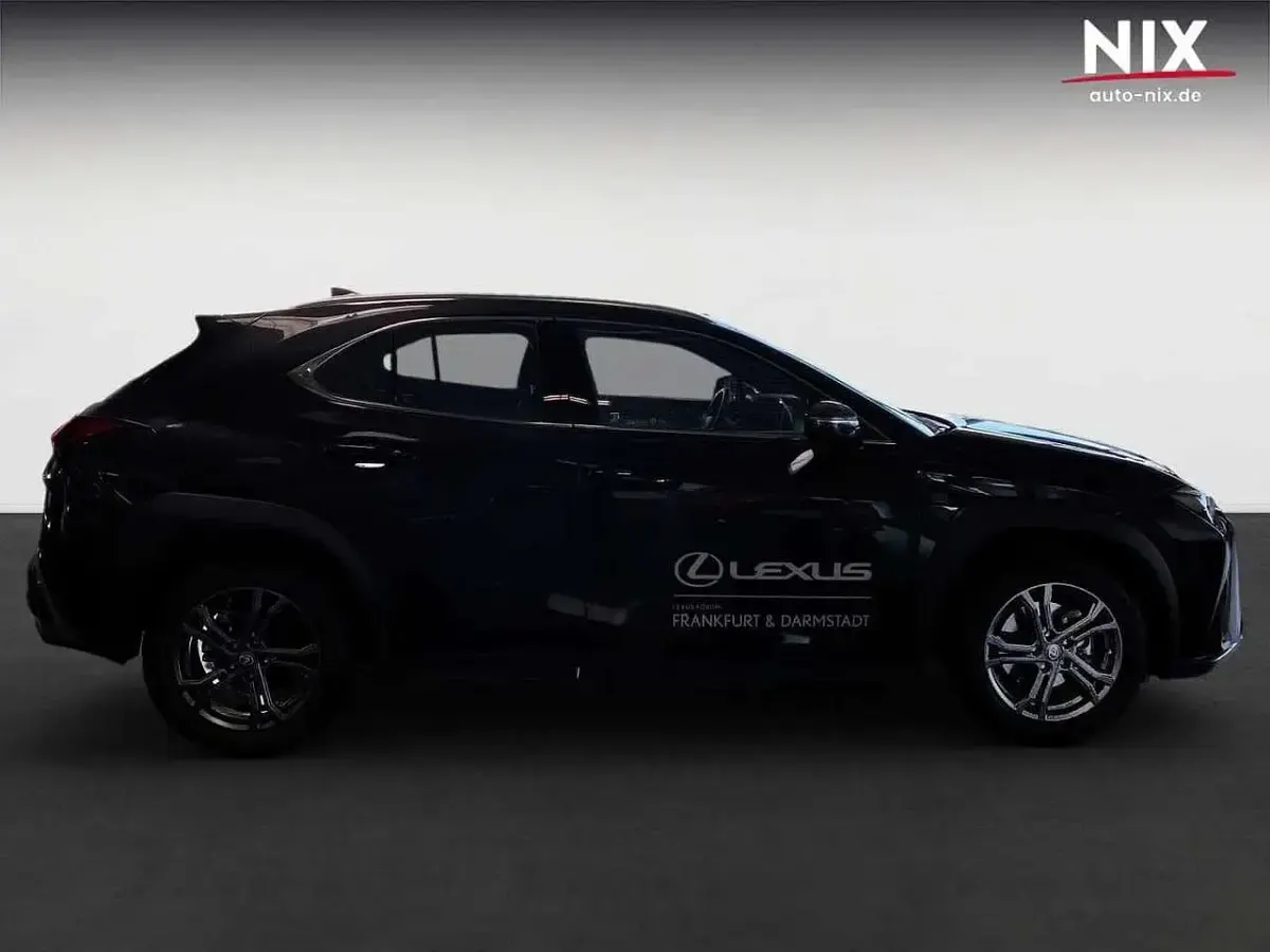 Gebraucht Lexus UX 300h Sport Design Packet 196 PS (144 kW) 2024 Graphitschwarz SUV