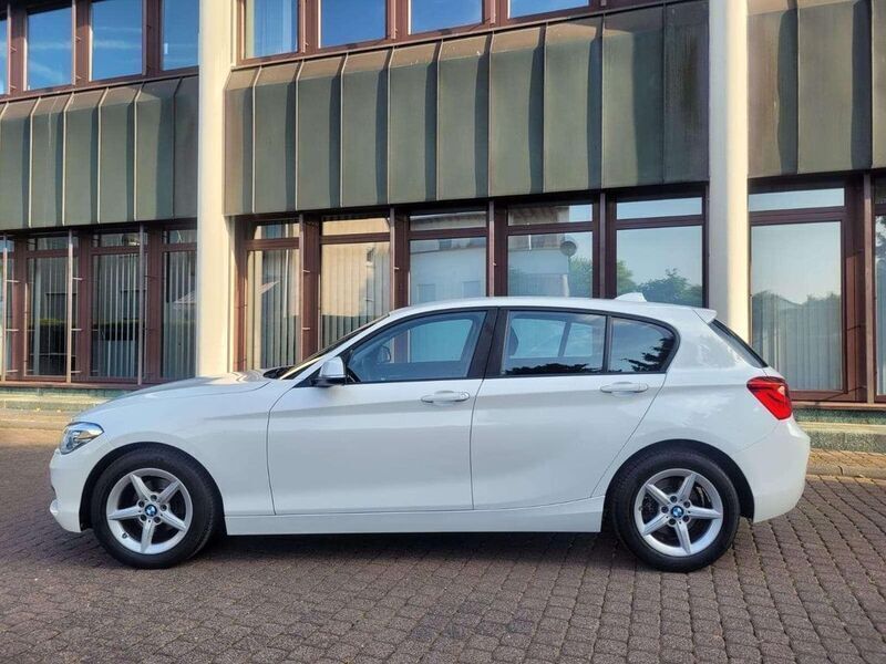 Alpinweiss iii Gebraucht 2016 BMW 118 Advantage Kleinwagen | 13.900 € (Guter Preis) - Bild 1/4