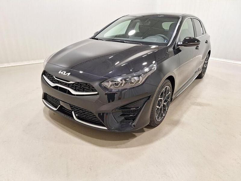 Neu Kia Ceed 140 PS (102 kW) 2025 Schwarz Kleinwagen