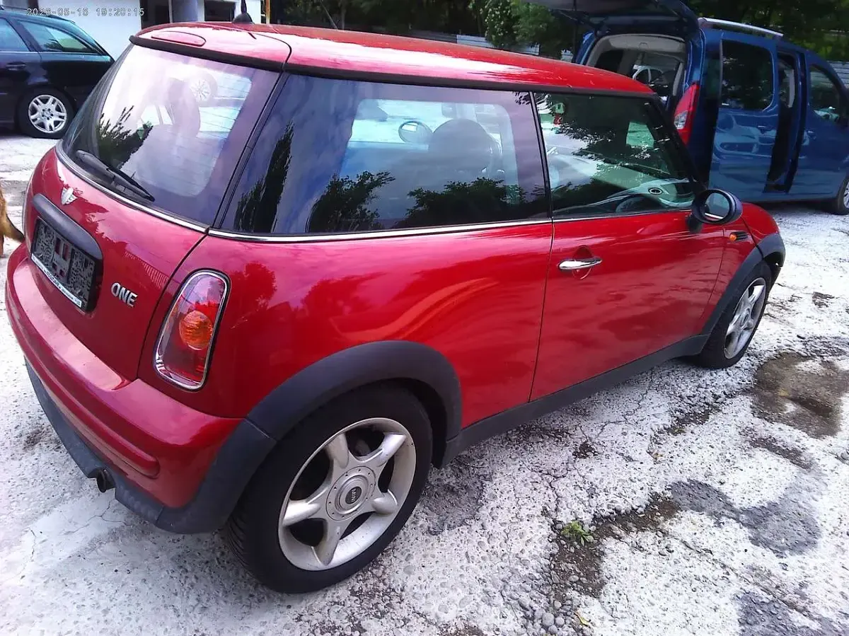 Käytetty Mini Cooper 90 HP (66 kW) 2004 Punainen Viistoperä