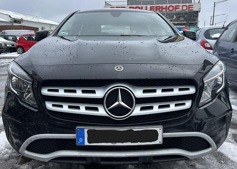Gebraucht Mercedes GLA180 109 PS (80 kW) 2017 Schwarz SUV