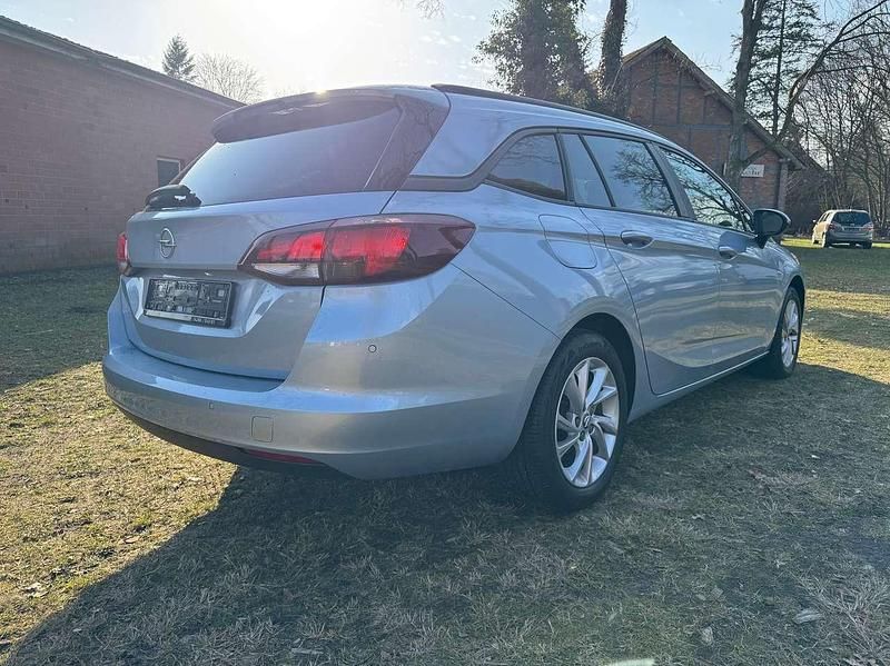 Gebraucht Opel Astra Basis 122 PS (89 kW) 2021 Silber metallic Kombi