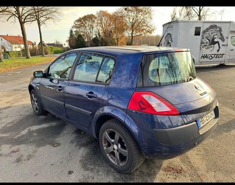 Blau Gebraucht 2003 Renault Mégane II Authentique Limousine | 2.200 € - Bild 1/4