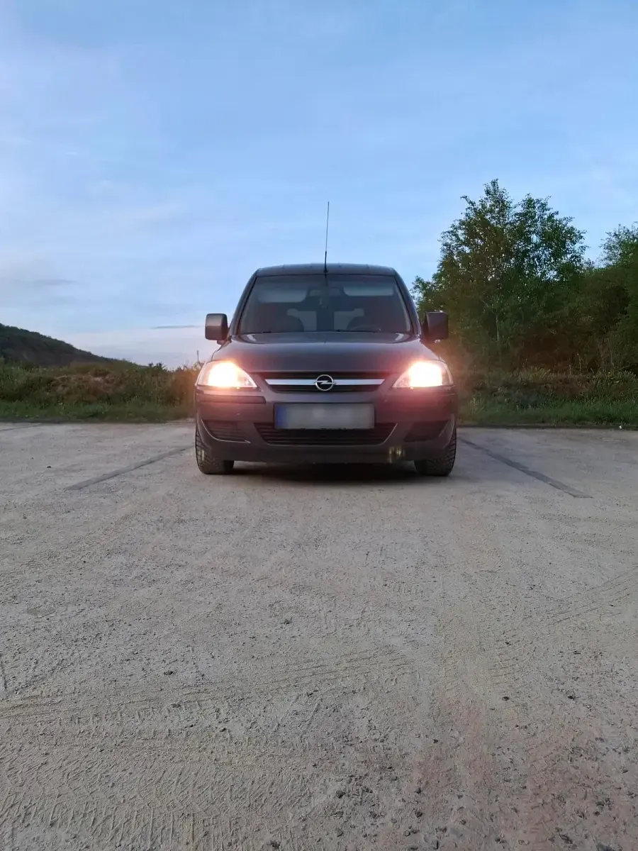 Gebraucht Opel Combo 75 PS (55 kW) 2004 Violet Van / Kleinbus