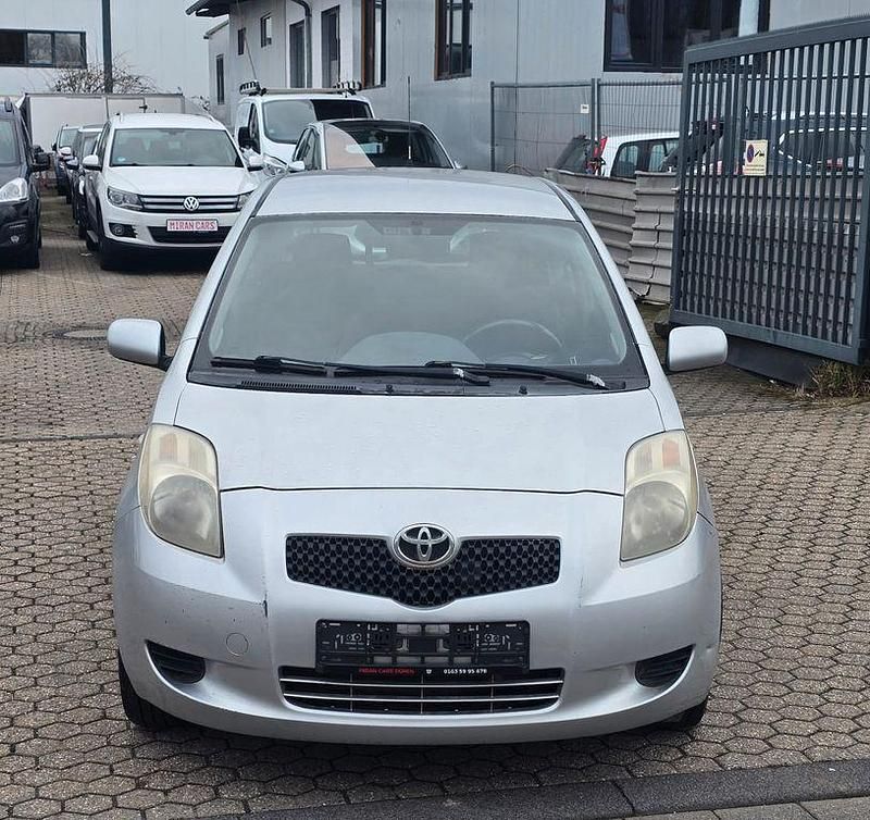 Gebraucht Toyota Yaris 90 PS (66 kW) 2007 Silber Kleinwagen