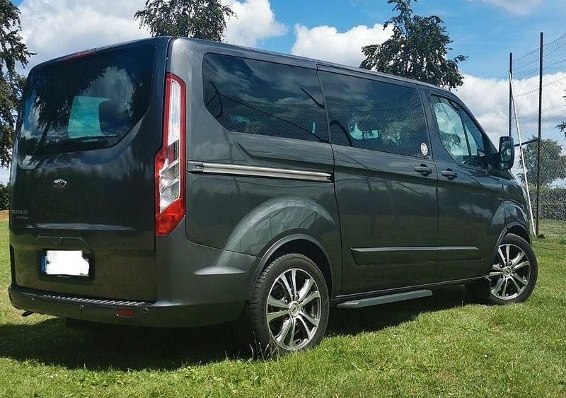 Gebraucht Ford Tourneo 155 PS (114 kW) 2016 Grau Van / Kleinbus