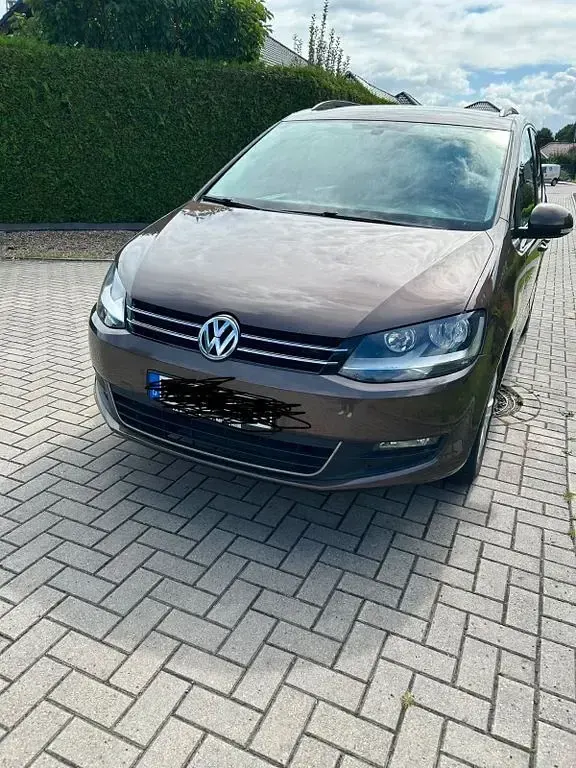 Gebraucht VW Sharan Comfortline 140 PS (102 kW) 2013 Braun Van / Kleinbus
