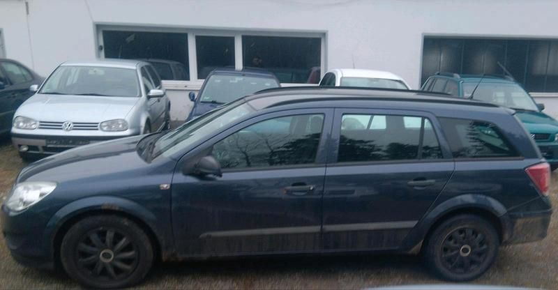 Gebraucht Opel Astra 90 PS (66 kW) 2009 Blau Kombi