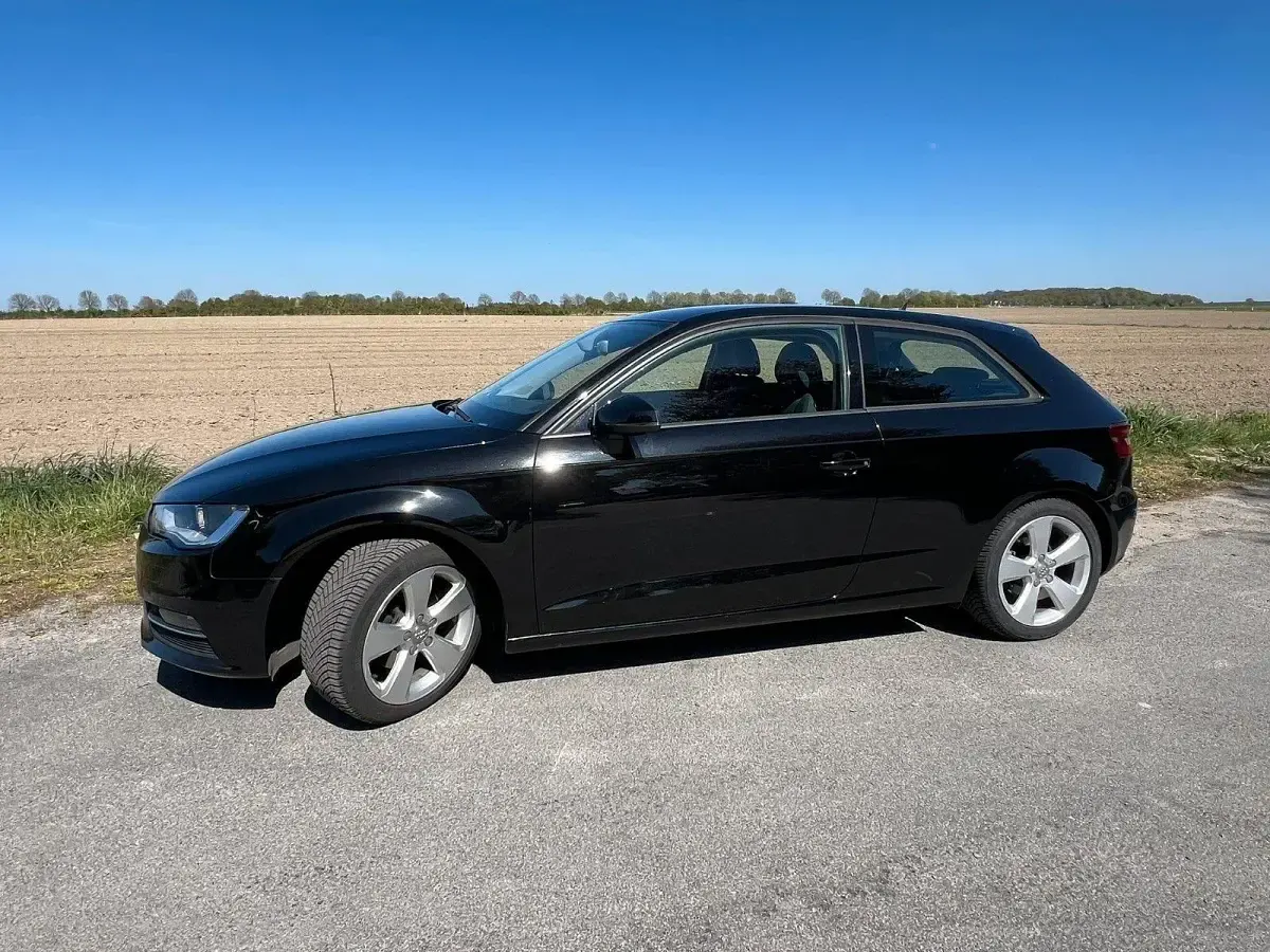 Używany Audi A3 Ambition 150 KM (110 kW) 2015 Czarny Sedan/Limuzyna