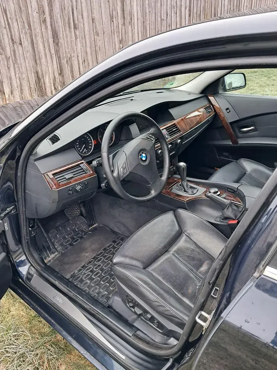 Gebraucht BMW 525 Sport Line 177 PS (130 kW) 2006 Blau Kombi