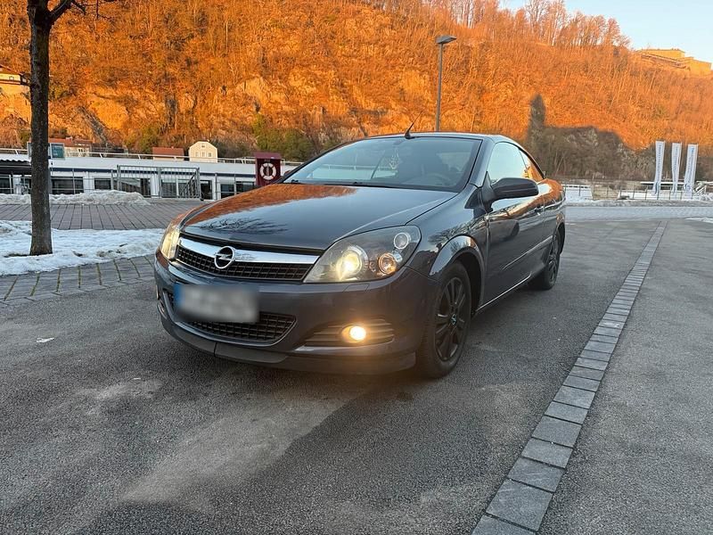 Blau Gebraucht 2009 Opel Astra Cabriolet Cabrio | 3.000 € (Fairer Preis) - Bild 1/4