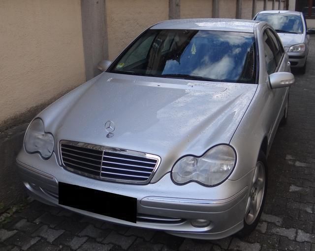 Gebraucht Mercedes C220 Avantgarde 143 PS (105 kW) 2001 Silber metallic Limousine