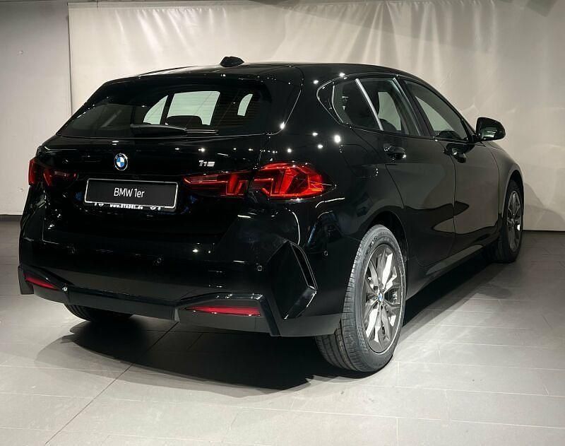 Neu BMW 116 122 PS (89 kW) 2026 Schwarz Kleinwagen