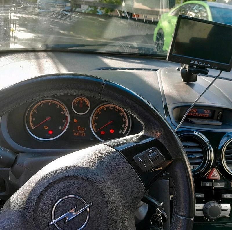 Gebraucht Opel Corsa 86 PS (63 kW) 2010 Silber Kleinwagen