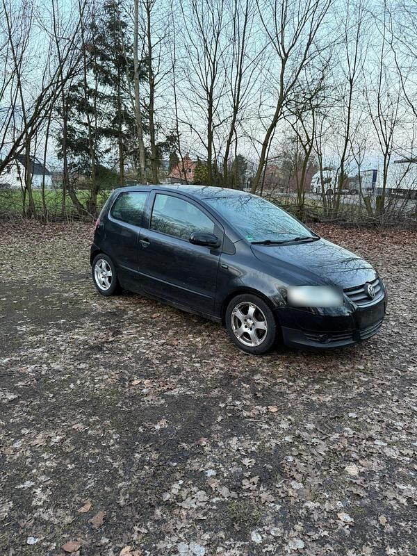 Second-hand VW Fox 54 CP (39 kW) 2004 Negru Hatchback