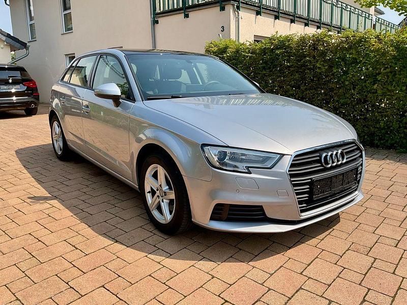 Silber Gebraucht 2020 Audi A3 Sportback Limousine | 17.950 € (Guter Preis) - Bild 1/4
