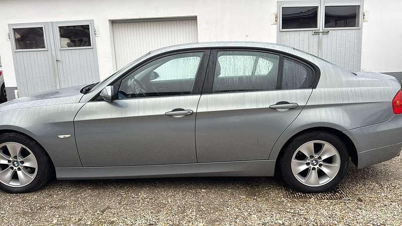 Gebraucht BMW 318 129 PS (94 kW) 2007 Arktis Limousine