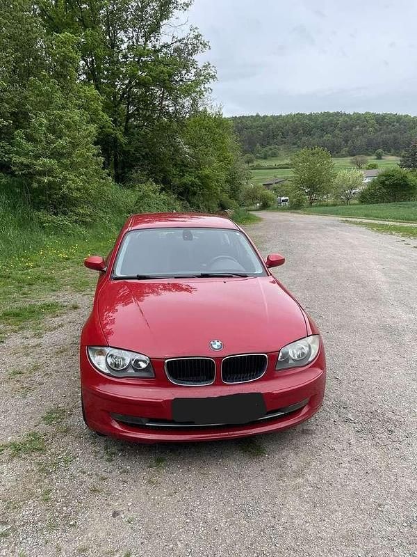 Rot Gebraucht 2008 BMW 118 Kleinwagen | 2.749 € (Superpreis) - Bild 1/4