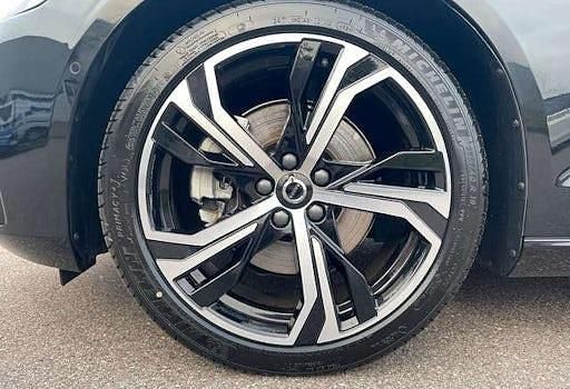 Gebraucht Volvo V60 Plus 197 PS (144 kW) 2025 Schwarz Kombi