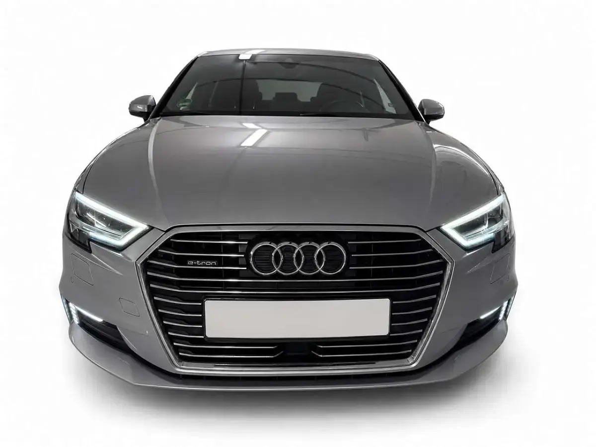 Używany Audi A3 e-tron Sport 150 KM (110 kW) 2018 Szary Hatchback