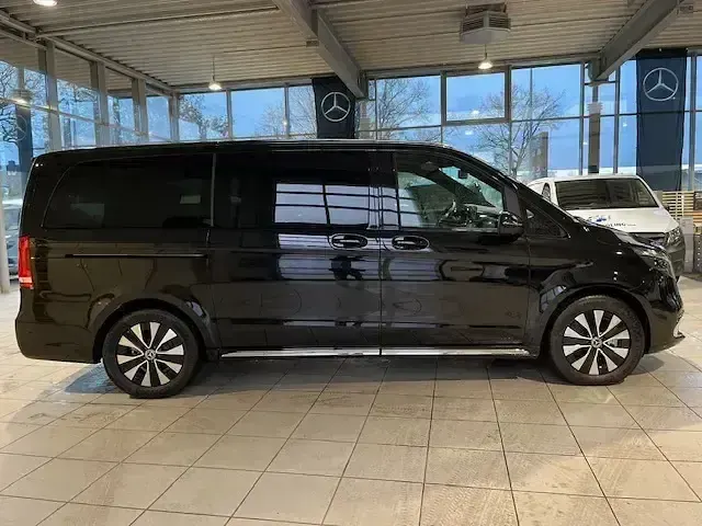 Gebraucht Mercedes EQV300 Avantgarde 150 kW (204 PS) 2022 Obsidianschwarz Van / Kleinbus