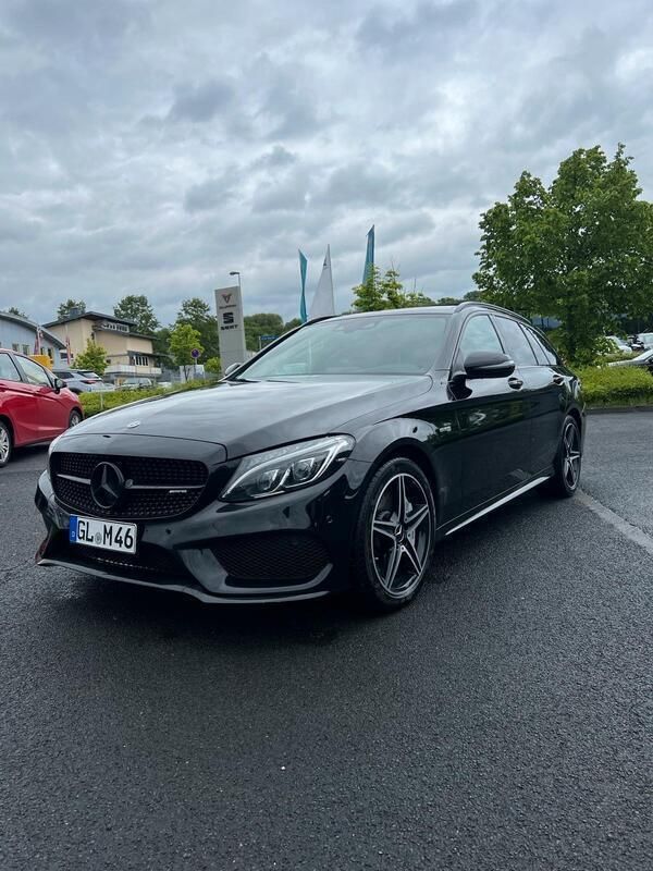 Schwarz Gebraucht 2018 Mercedes C43 AMG AMG Kombi | 31.999 € (Fairer Preis) - Bild 1/4