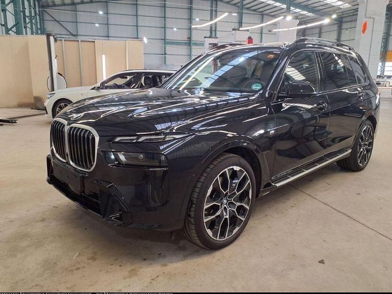 Gebraucht BMW X7 M Sport 381 PS (280 kW) 2025 Schwarz SUV