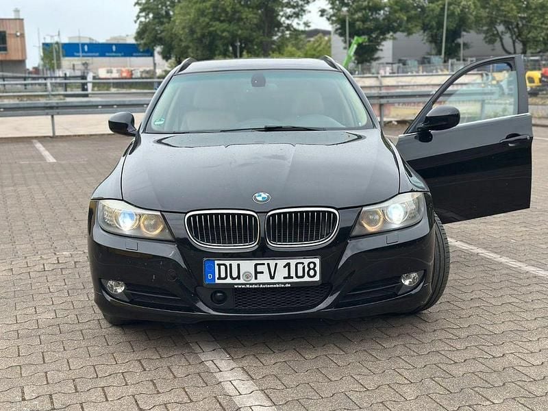 Schwarz Gebraucht 2010 BMW 325 Kombi | 5.900 € (Fairer Preis) - Bild 1/4