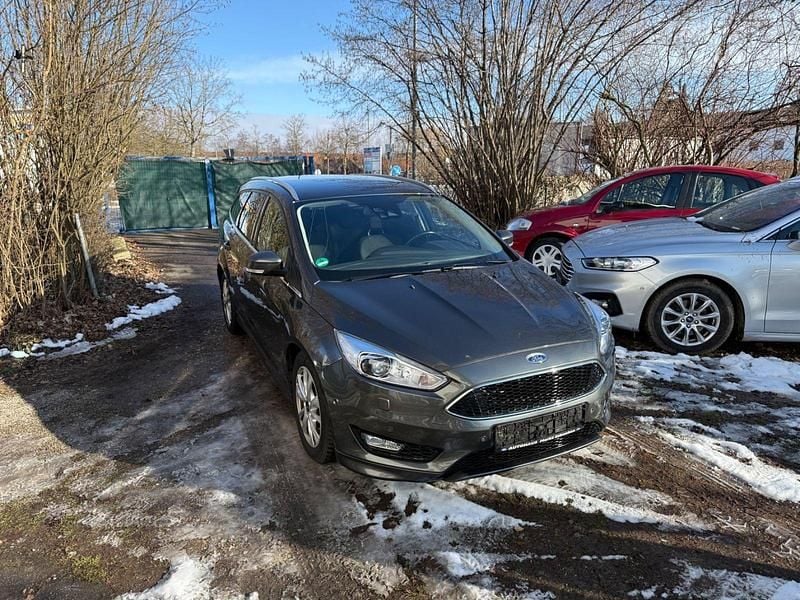 Grau Gebraucht 2018 Ford Focus Titanium Kombi | 5.777 € (Superpreis) - Bild 1/4