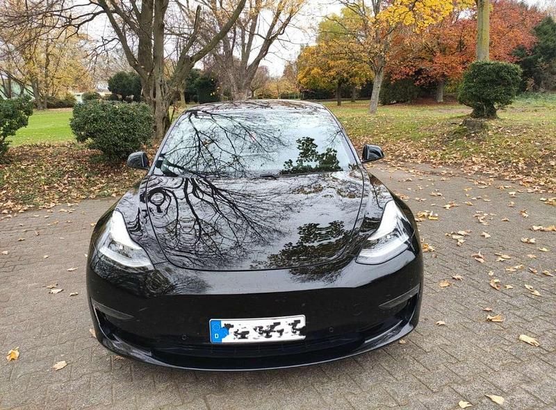 Gebraucht 2023 Tesla Model 3 Limousine | 23.000 € (Superpreis) - Bild 1/4